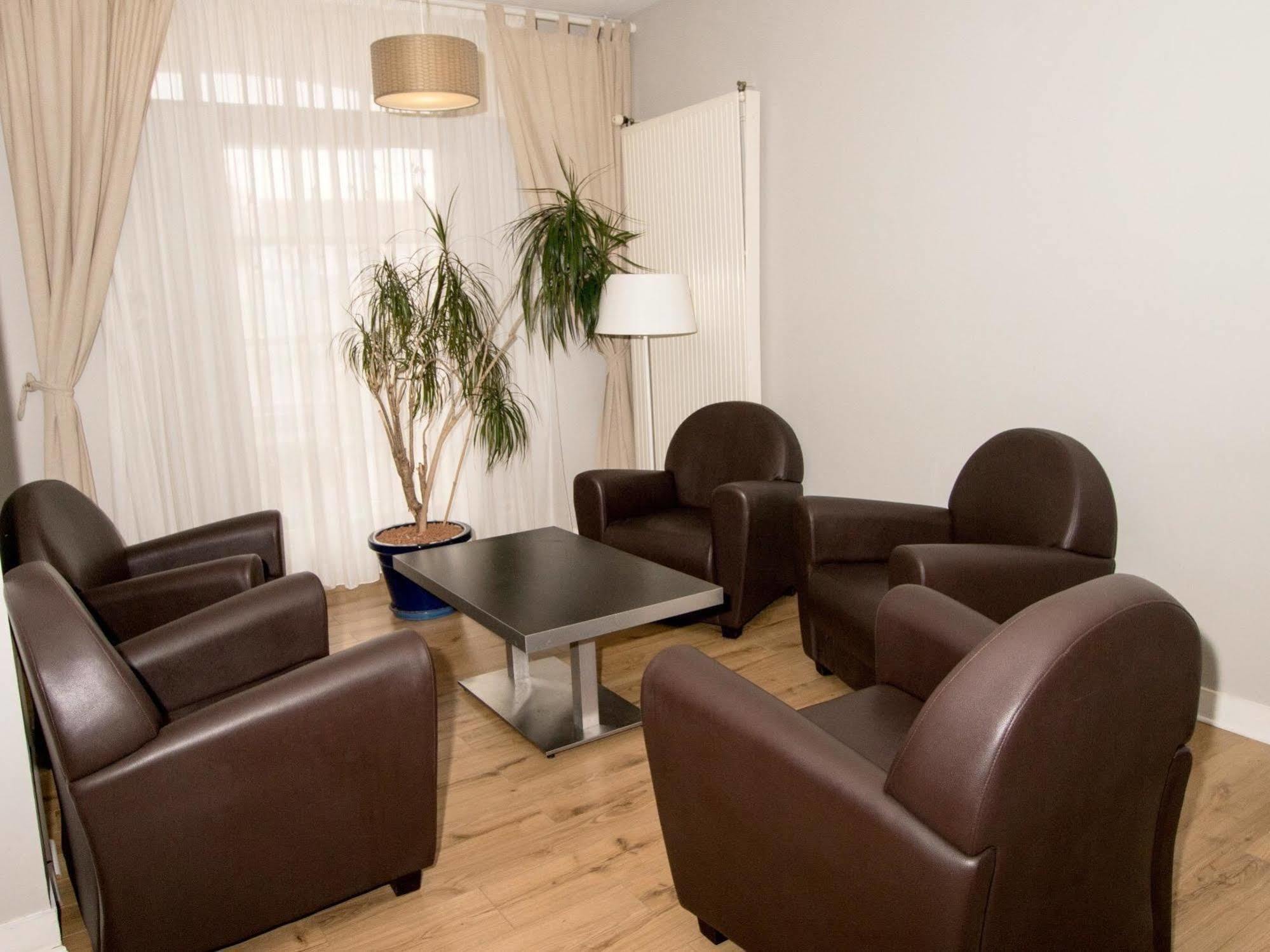 Hotel Le Plat D'Etain Brou Экстерьер фото